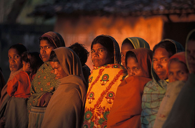 Femmes à Deoghar, Orissa, Inde. Photographie Simon Williams / Ekta Parishad / Wikimedia commons (c.c)