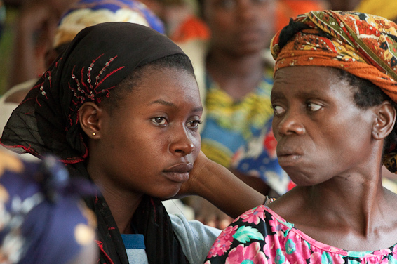 Femmes victimes de violences, soignées à la clinique de Panzi, à Bukavu / Photographie André Thiel / Flickr (c.c)
