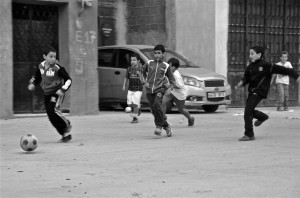 Footballeurs du vendredi (Alger 2014)/ Photographie  Tahia Hourria (flickr c.c) 